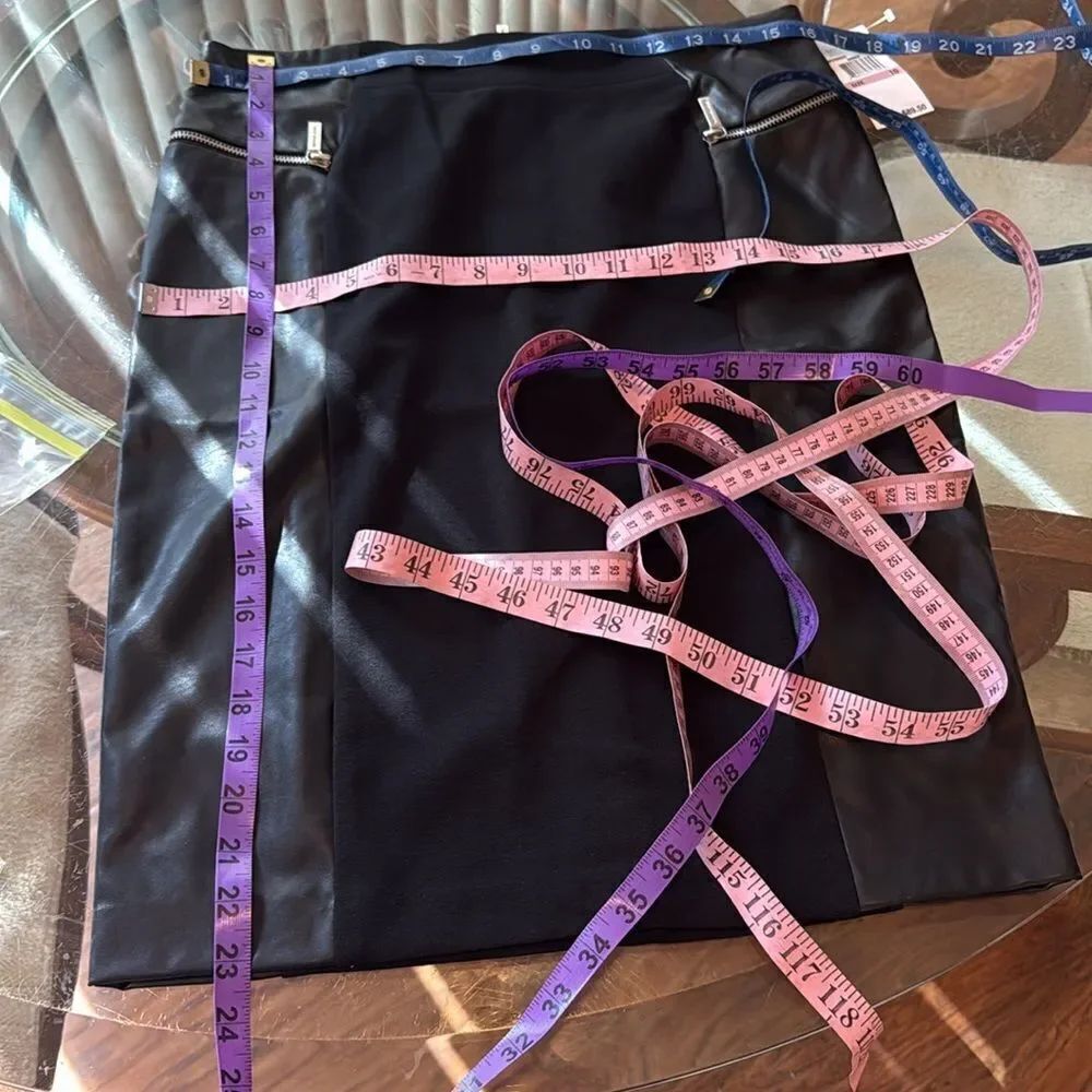 Michael Kors Skirt Size 10 Black Basics Leather Slimming Midi Silver Hardware - Picture 13 of 13